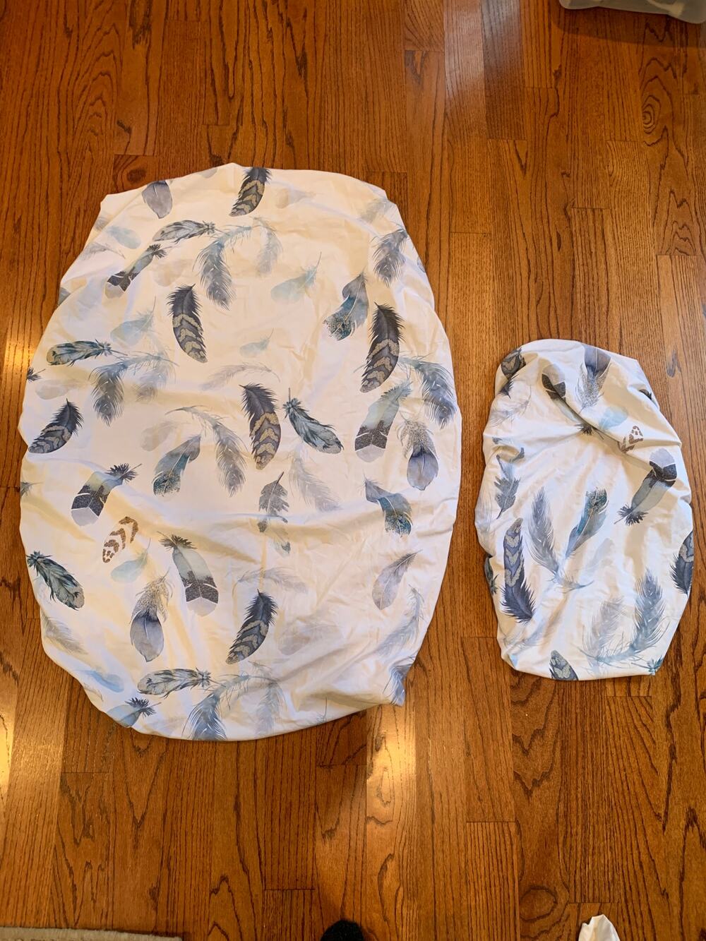 Oila Feathers Crib Sheet Convertible Bassinet Sheet / Changing Pad Cover
